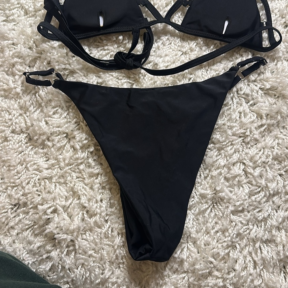 SHEIN black string bikini - Picture 3 of 5